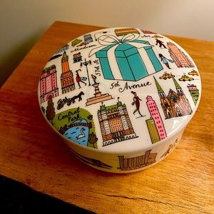 Tiffany & Co. New York 5th Fifth Ave Porcelain
Trinket Jewelry Box